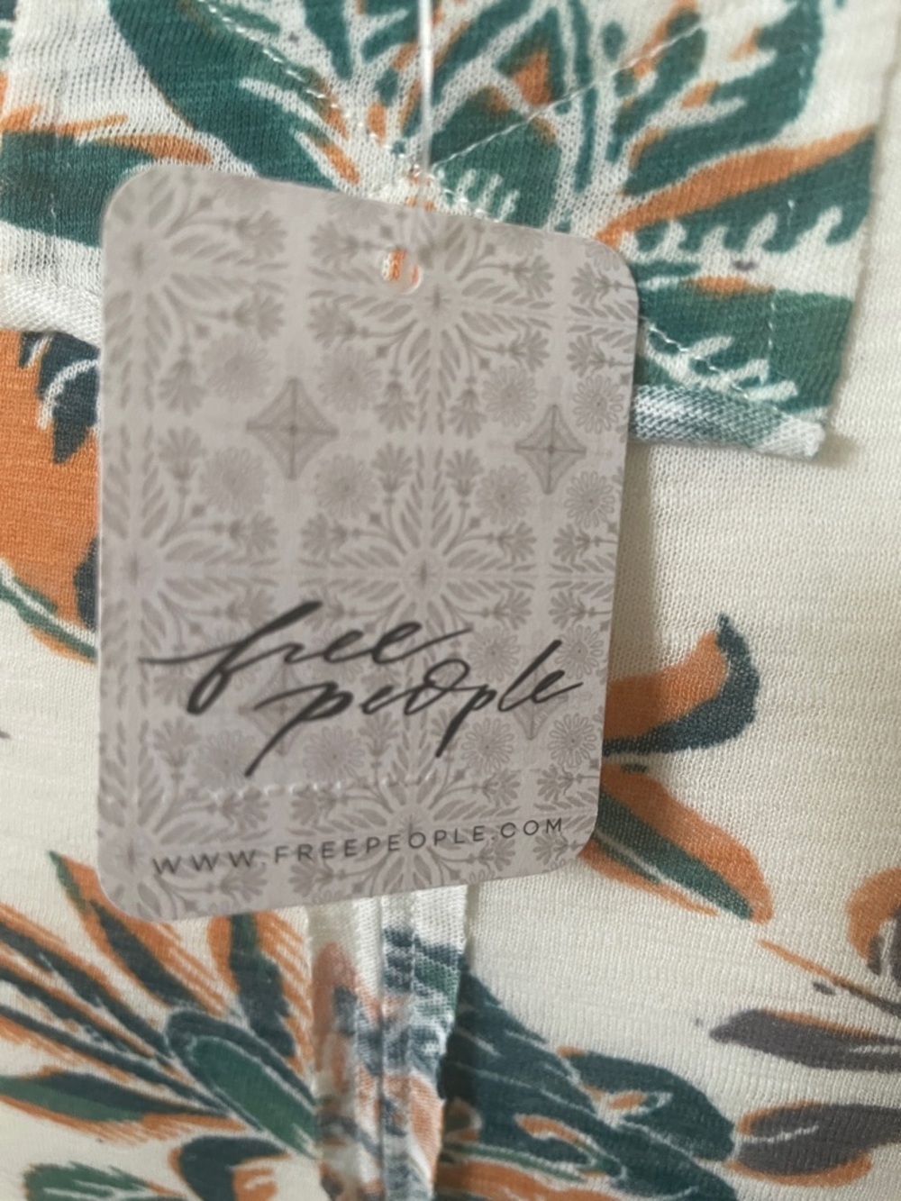 Free People Dreamed of You White Floral Print Long Sleeve Ruched Tee Top - Picture 5 of 6